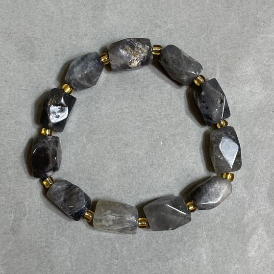 Labrador bracelet faceted prism, diameter 15-16x10, 5-11mm+- bead 3mm+-, length 18cm +- stretch