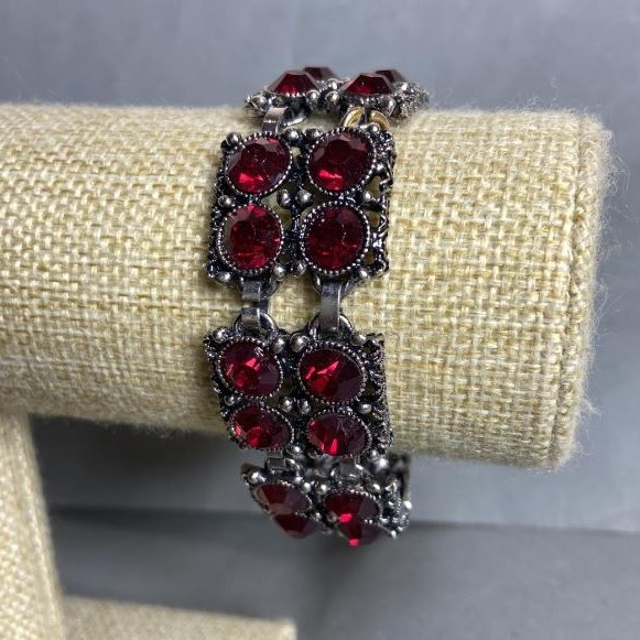 Bracelet with Red Square Crystals, Length 18-23 cm, Silver