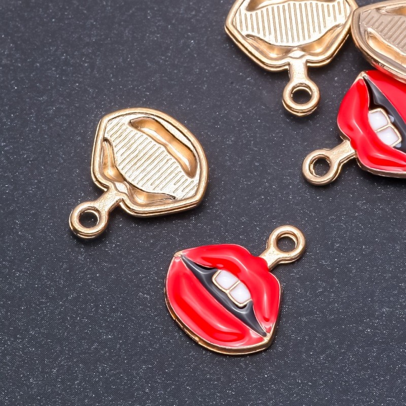 Kiss Pendant Findings 17×12×19 mm, Pack of 5