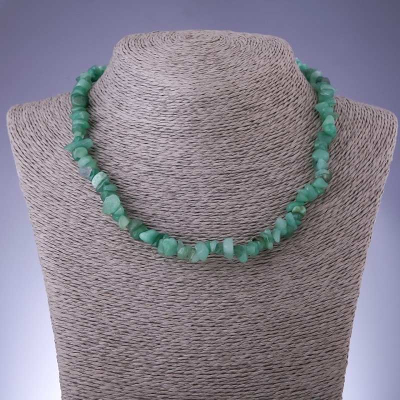 Necklace of natural jade chips, 8 mm diameter, 45 cm long