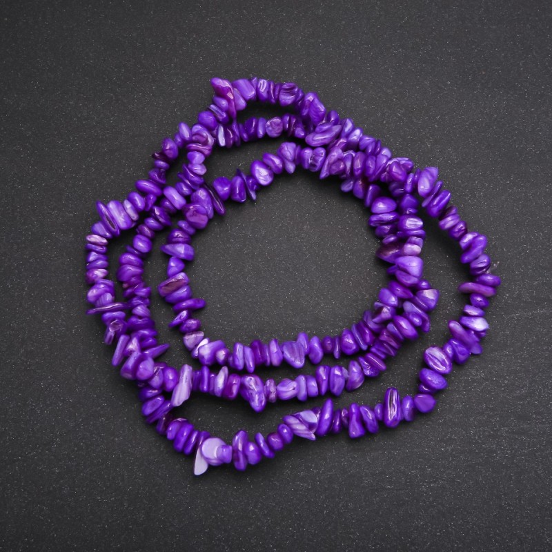 Beads on thread, tinted mother-of-pearl chip, diameter 7 (+ -) mm, length 80 cm
