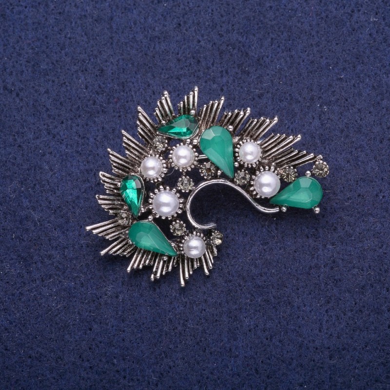 Sale! Accent Brooch with Green Crystals and Pearls, Silver-Tone Metal 35x45mm