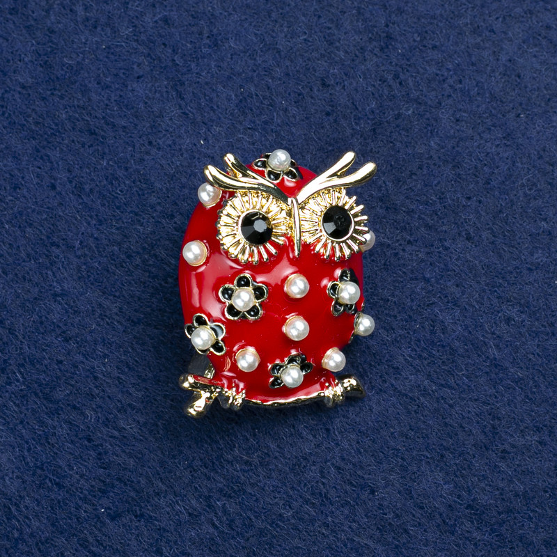 Sale! Owl-shaped brooch in golden metal, enamel, beads and rhinestones, 30×25 mm +
