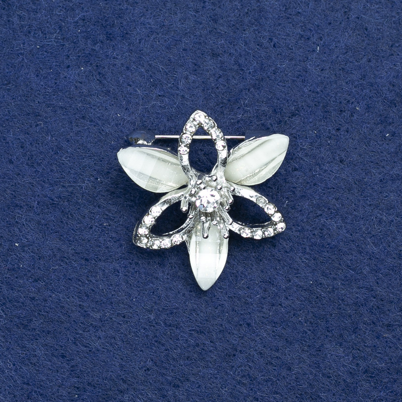 Sale! Flower Brooch in silver-tone metal, crystals and white rhinestones, 27 mm +