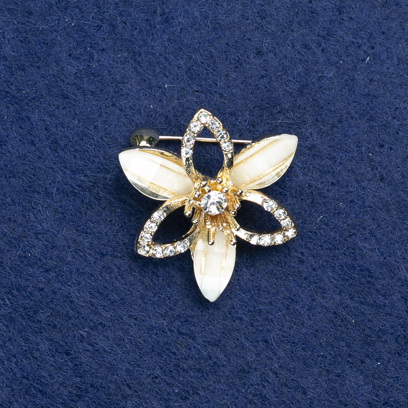 Sale! Flower Brooch in Gold-Tone Metal with Crystals and White Rhinestones 27 mm+