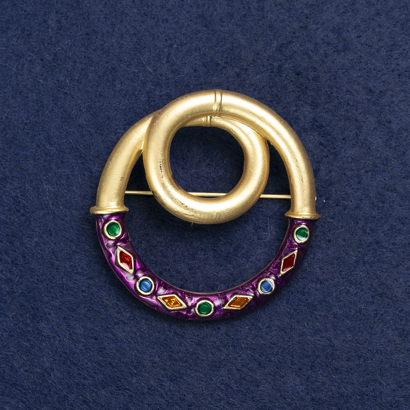 Brooch Accent gold-toned metal and enamel 45mm +