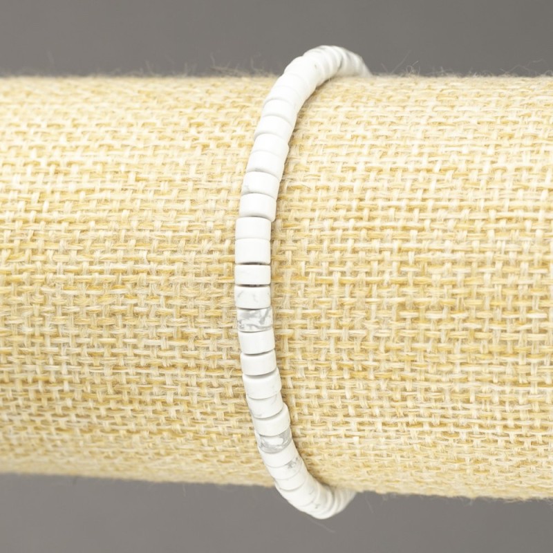 Elastic bracelet with natural Howlite rondelle beads, 4×2.5 mm diameter, 18 cm length