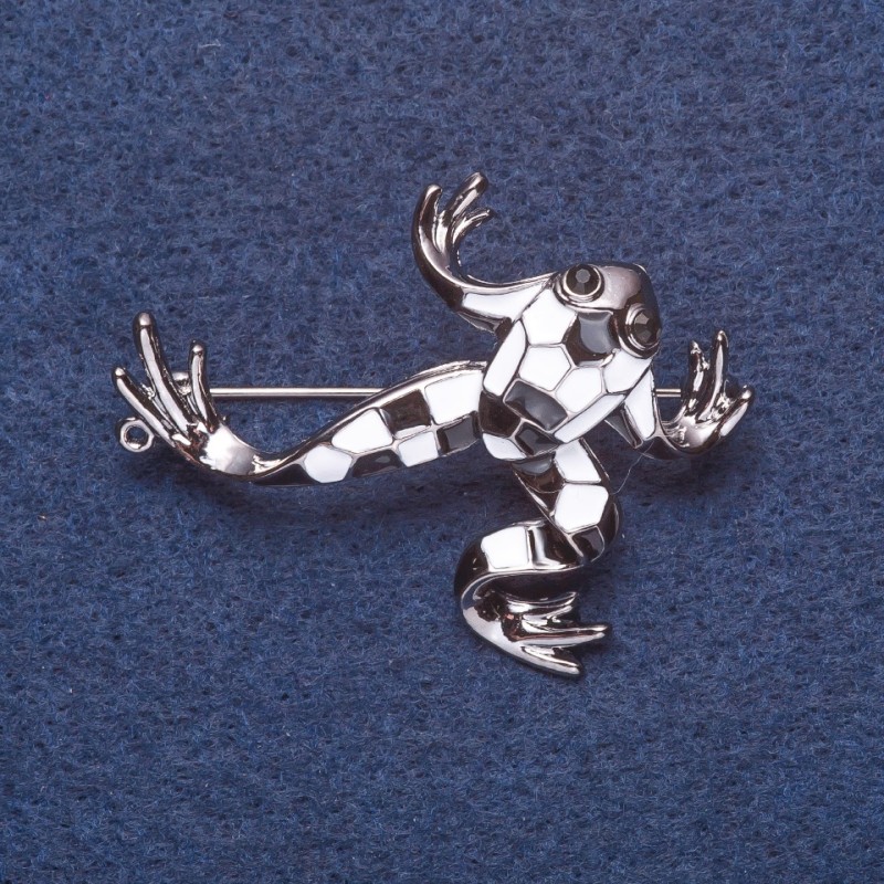 Brooch 'Frog Domino' in silver-tone metal, 4×4 cm
