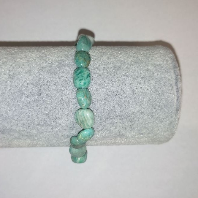 Faceted natural amazonite bracelet, 8x9 mm beads, 18 cm circumference on an elastic cord