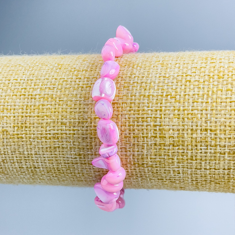 Bracelet with violet mother-of-pearl facets, 8x6 mm diameter, 18 cm length (stretch)