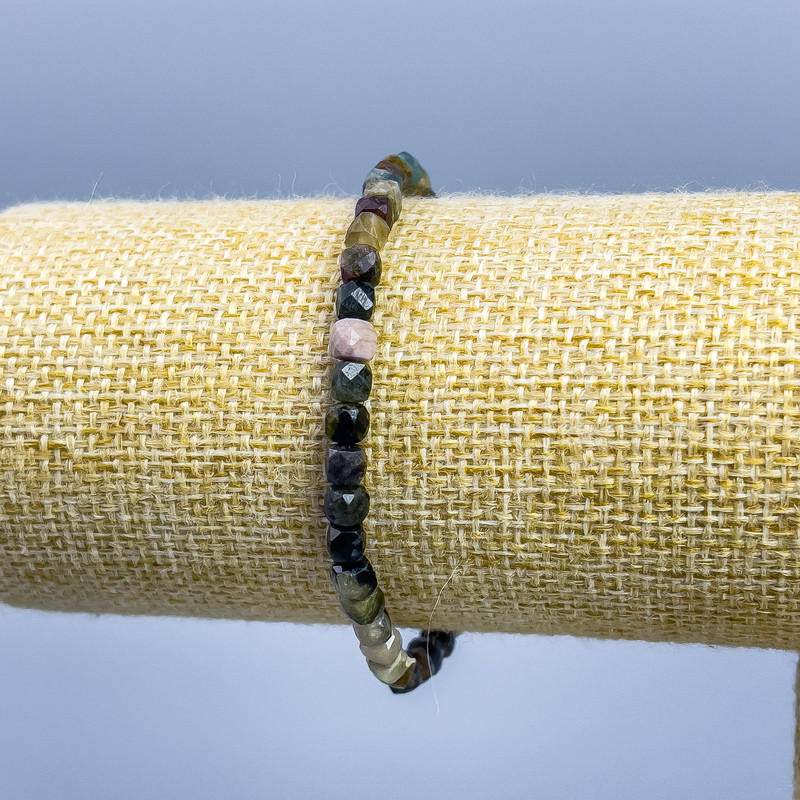 Tourmaline natural stone faceted cube bracelet, 4×4 mm cubes, length 18 cm (stretch)