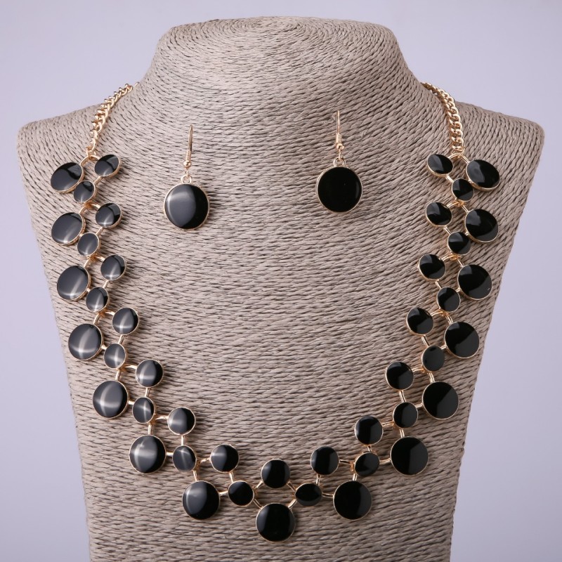 Necklace and earrings set with black enamel, length 57–64 cm