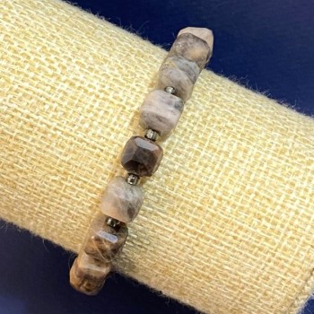 Bracelet with Sunstone natural stone faceted cube beads, 8 mm diameter, 18 cm length (stretch) with seed beads