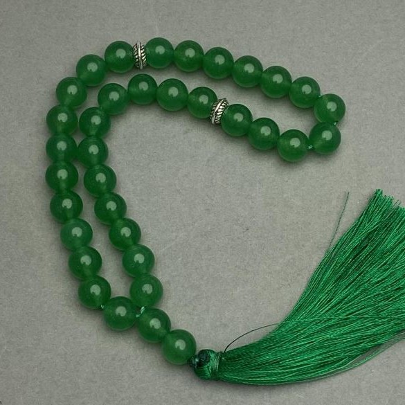 Nephrite Mala Beads, Natural Stone, Smooth Round Beads, 8 mm Diameter, 33 Beads, with Metal Inserts