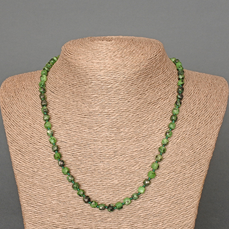 Zoisite Necklace, Natural Stone, Faceted Cube Beads, diameter 5 mm ±, length 49 cm