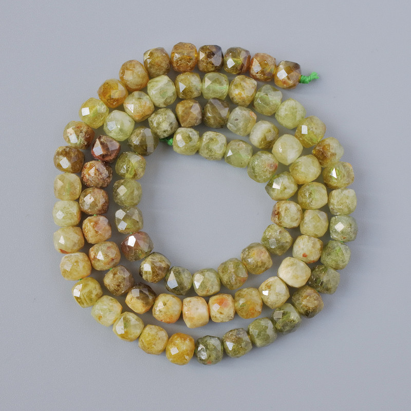 Grossular beads (green garnet) natural cube-shaped faceted gemstone, diameter 6mm±, length 38cm± on thread