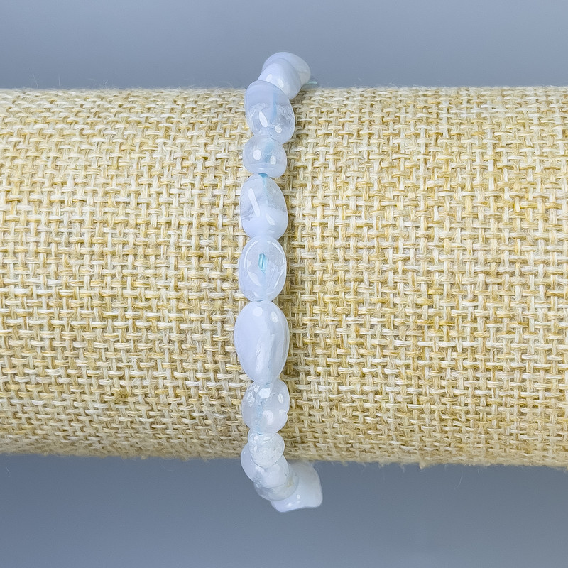 Chalcedony bracelet with faceted beads, diameter 5–8×6 mm, length 18 cm, stretch