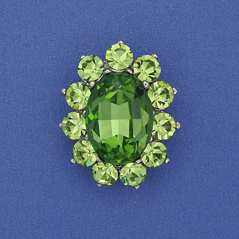 Brooch Accent green crystal rhinestones silver-toned metal 30x24mm+