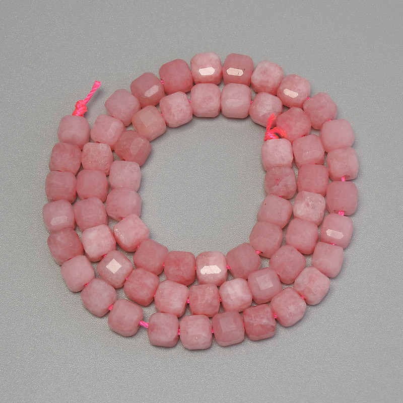 Tourmaline beads, faceted cube, 5x5 mm diameter, 32 cm long on thread
