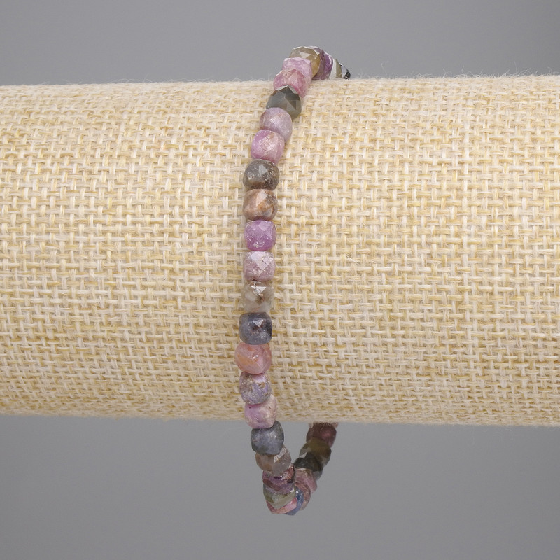 Bracelet with Sapphire and Ruby, Faceted Cubes 4x4 mm, 18 cm stretch