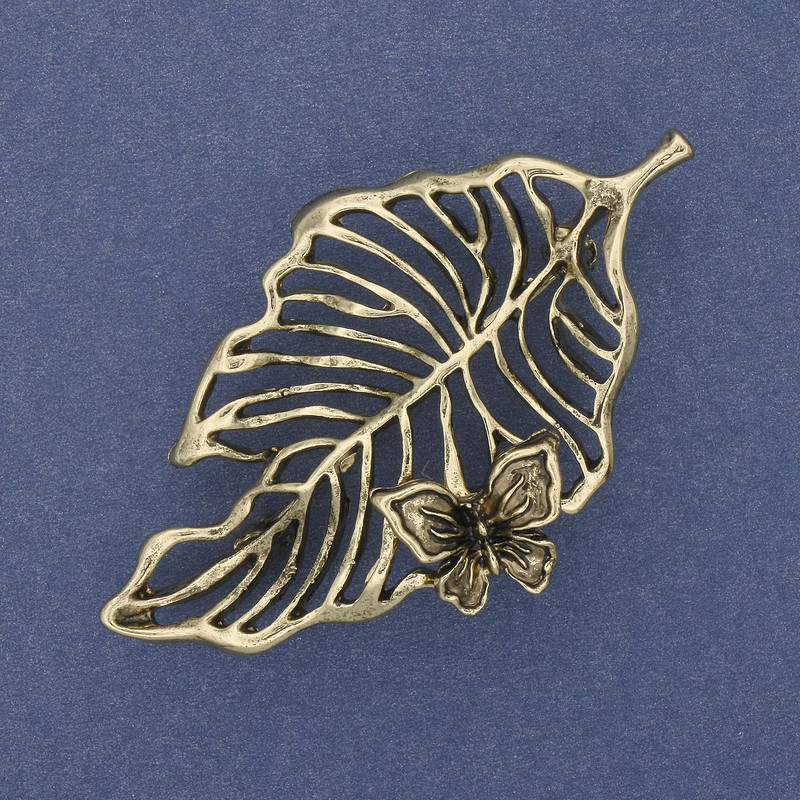 Leaf with butterfly brooch pendant, golden metal, 61×35 mm+