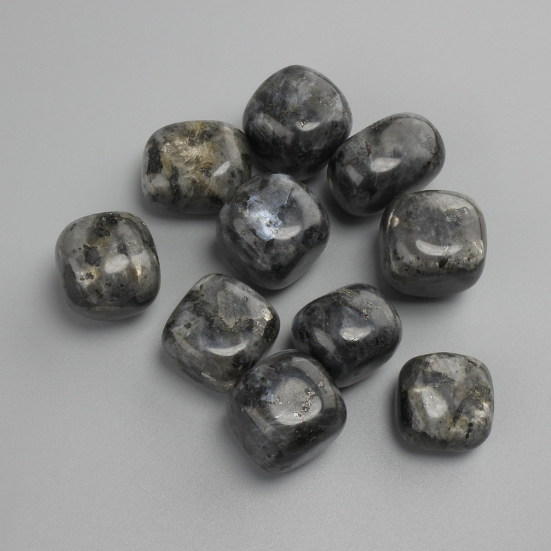 Natural Stone Lavrikite, diameter 17-19x17-19 mm +- (packaged 100 g) processed nuggets without hole
