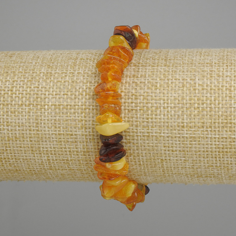 Amber chip bracelet, diameter 7-13x2-3, 5mm+-, length 18 cm, stretch