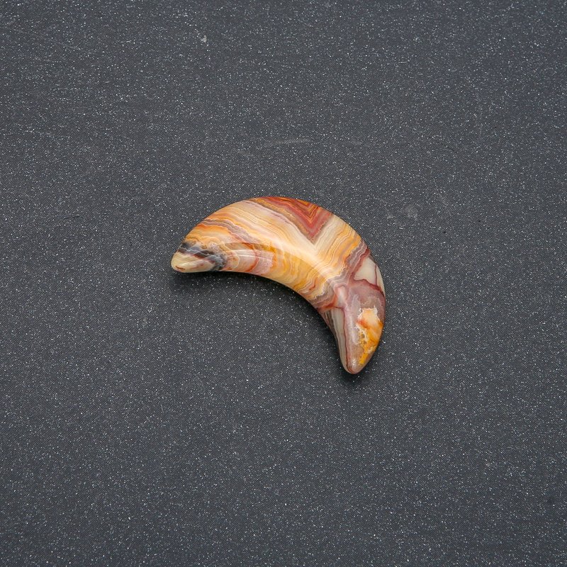 Crescent Moon from Agate Stone 12×30×8 mm (+-) without hole