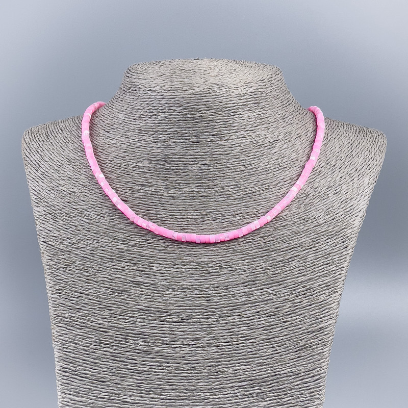 Choker necklace made of natural mother-of-pearl (tinted) in a light raspberry shade, smooth rondelle beads, 4×2 mm, length 48 cm